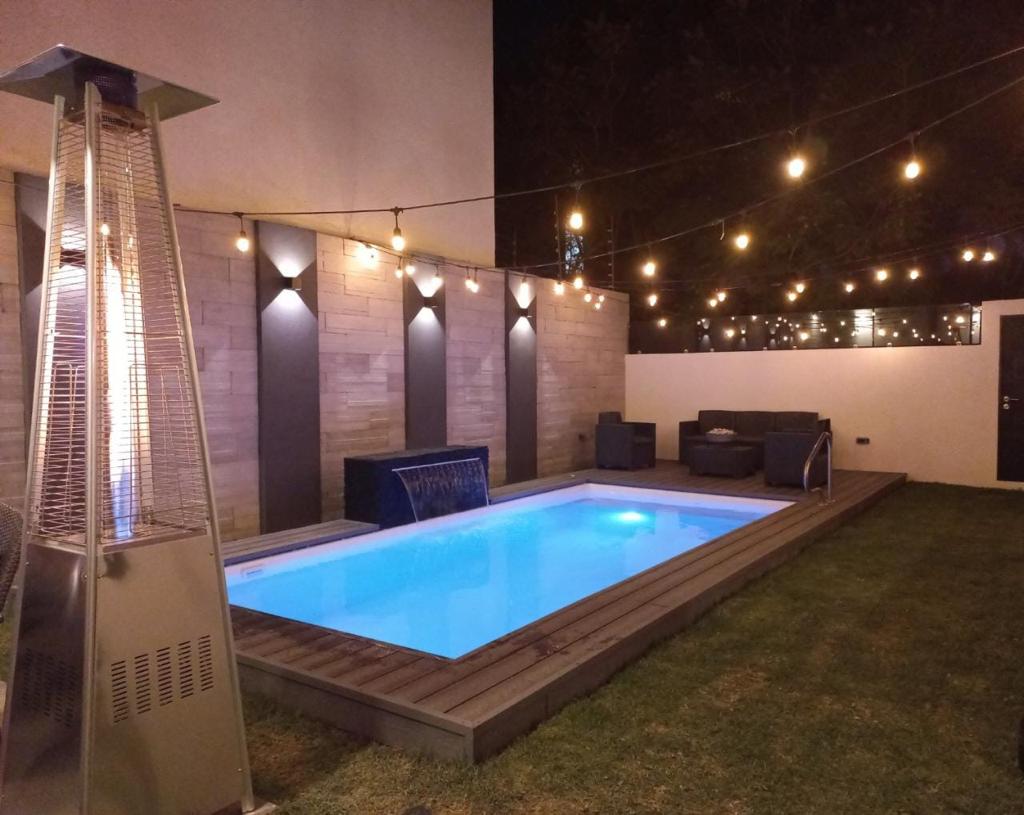 Alberca instalada en patio